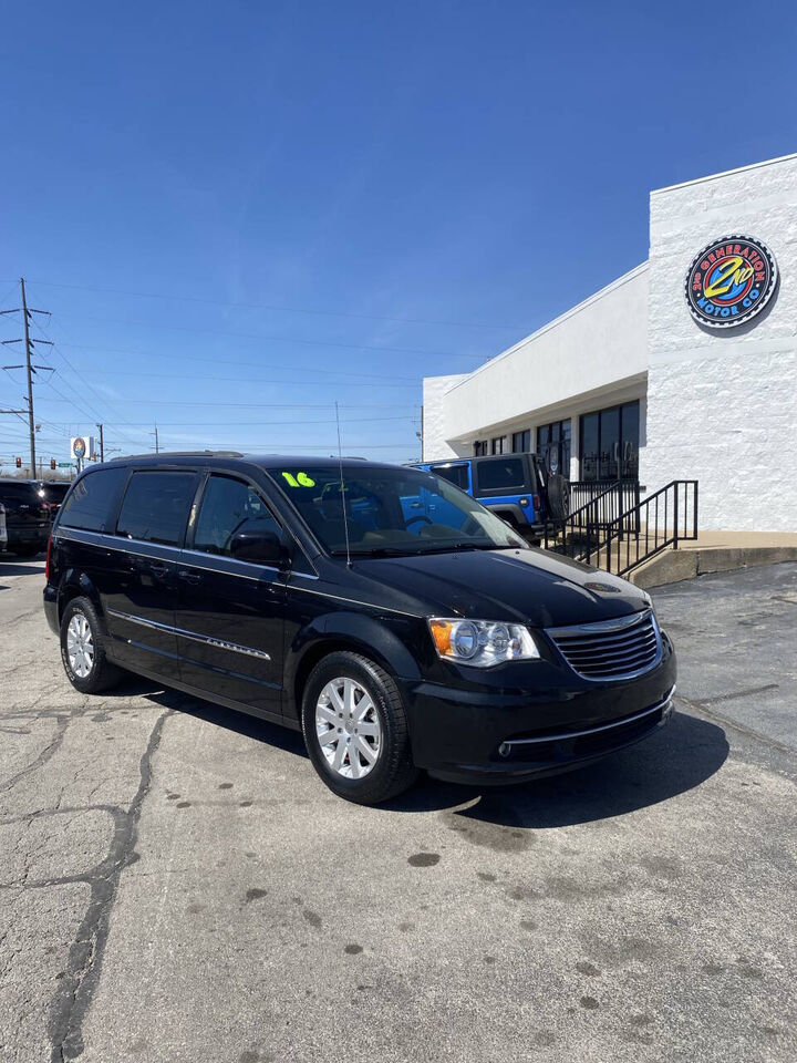 2016 CHRYSLER Town and Country