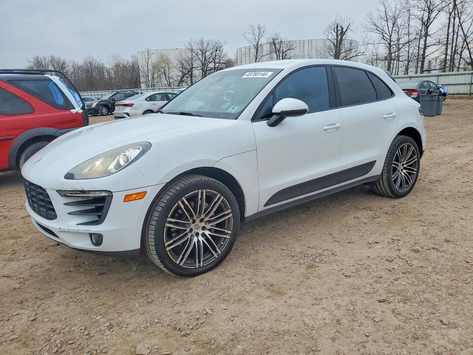 2016 PORSCHE Macan