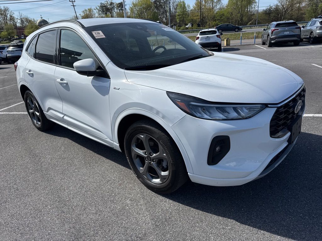 2023 FORD Escape