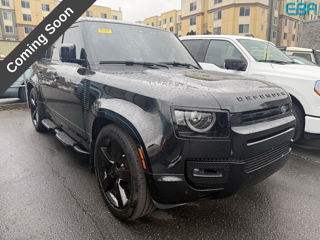 2025 LAND ROVER Defender