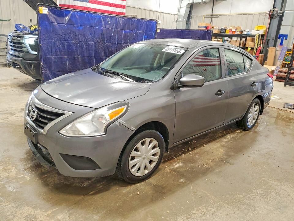 2017 NISSAN Versa