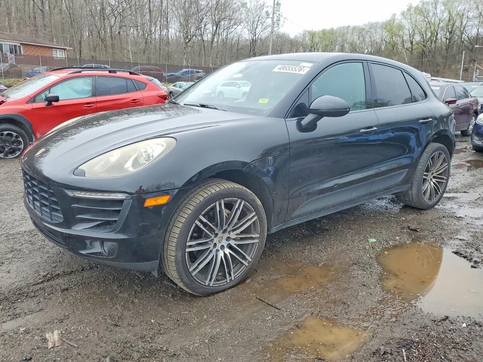 2016 PORSCHE Macan