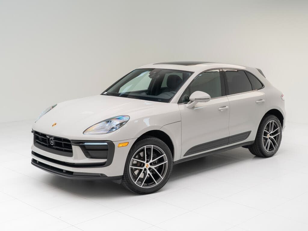 2025 PORSCHE Macan