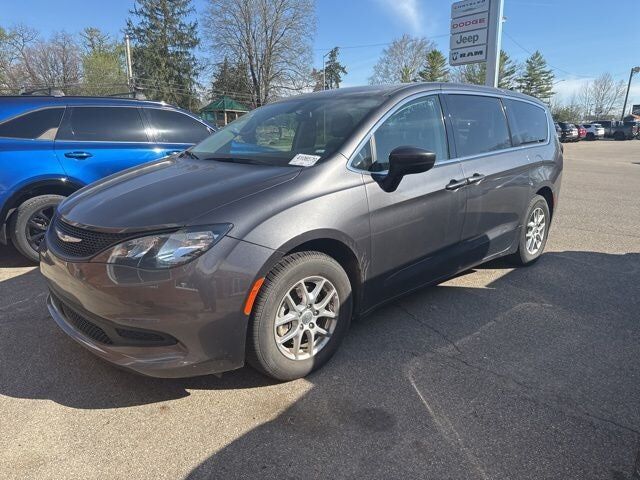 2022 CHRYSLER Voyager