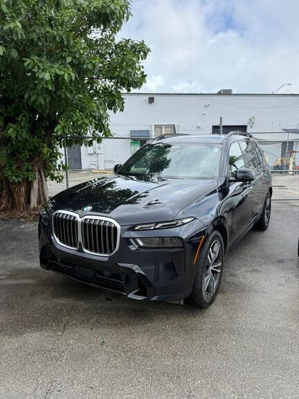 2025 BMW X7