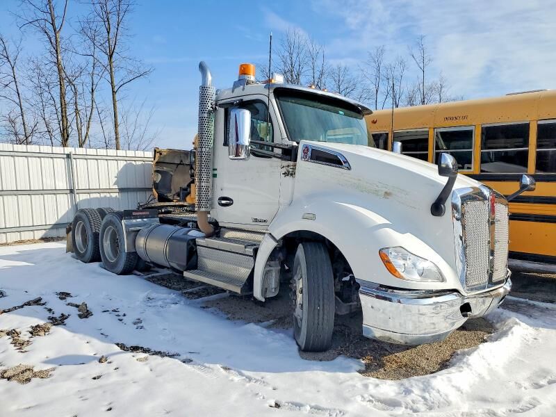2022 KENWORTH T680