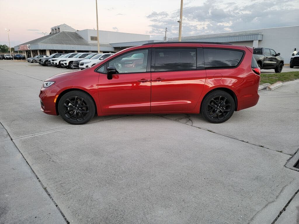 2025 CHRYSLER Pacifica