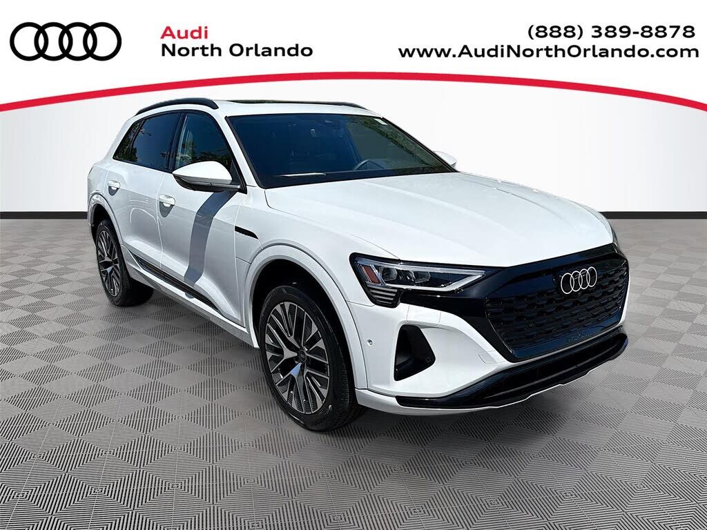2024 AUDI Q8