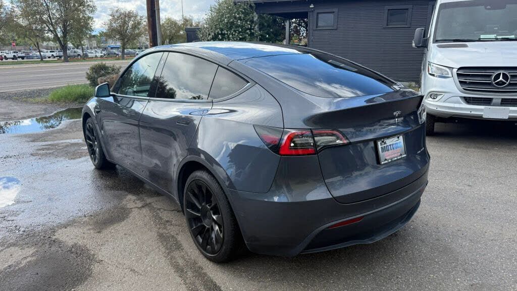 2021 TESLA Model Y