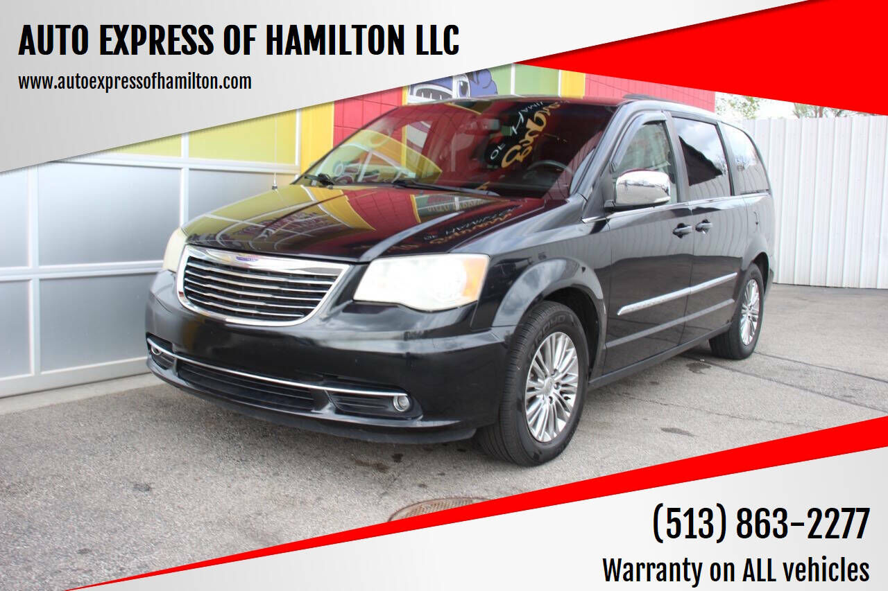 2013 CHRYSLER Town and Country