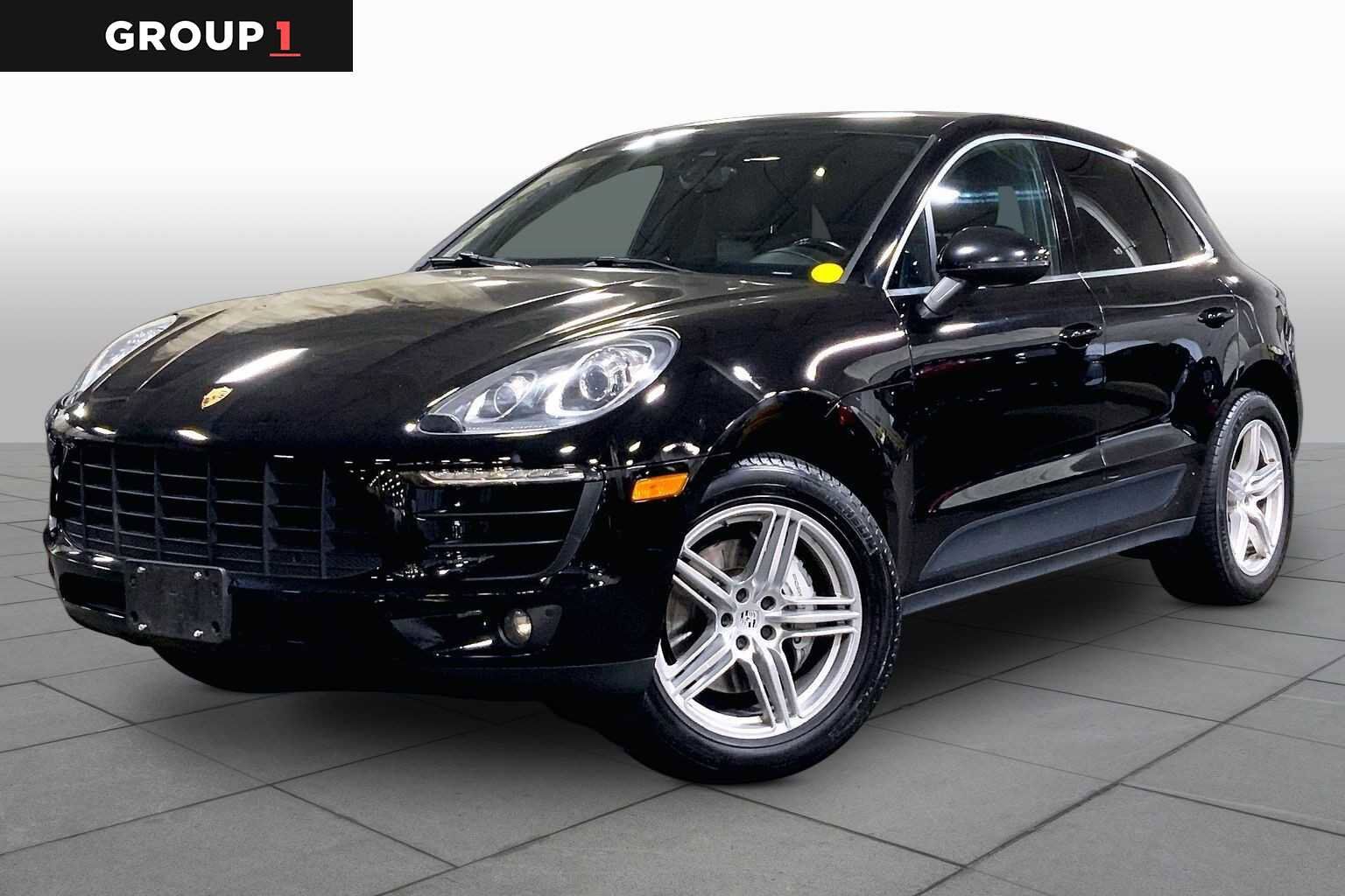 2017 PORSCHE Macan