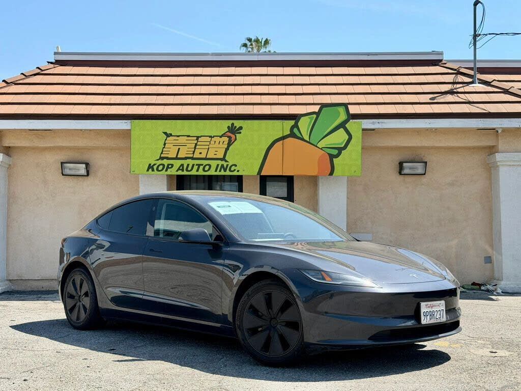 2024 TESLA Model 3
