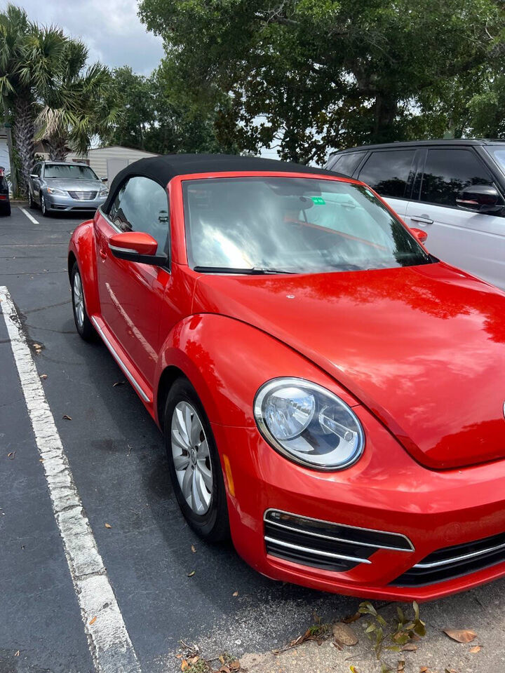 2018 VOLKSWAGEN Beetle