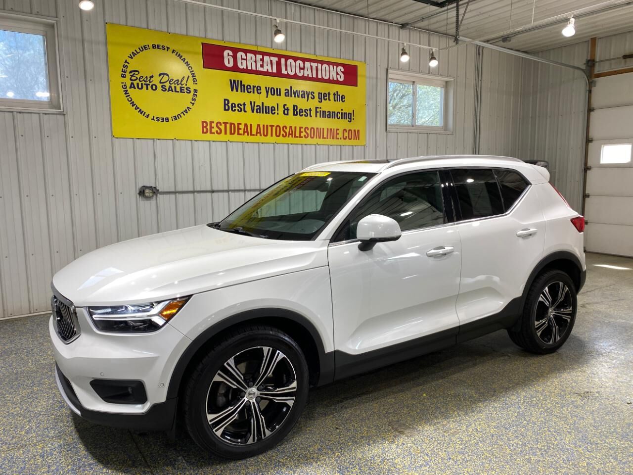 2019 VOLVO XC40