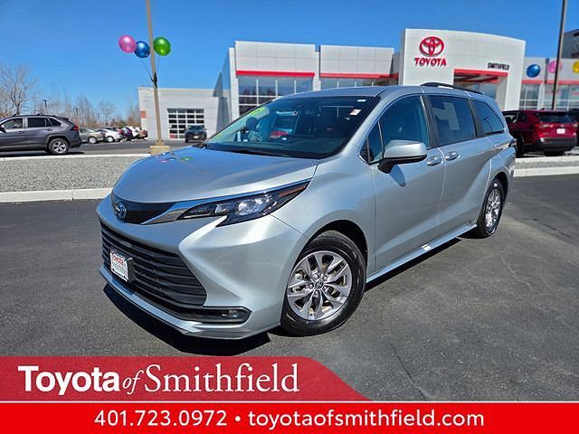 2025 TOYOTA Sienna