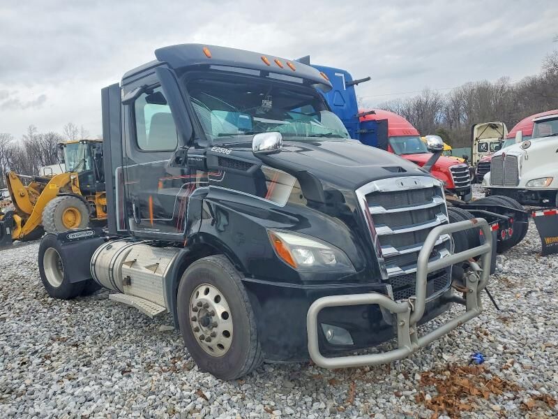 2023 FREIGHTLINER Cascadia