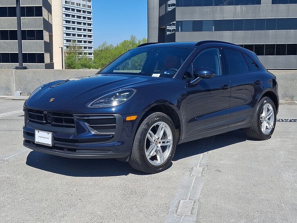 2023 PORSCHE Macan
