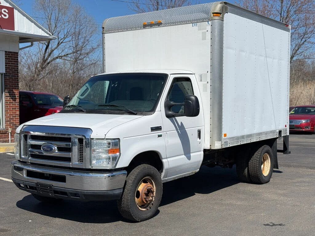 2012 FORD E-350