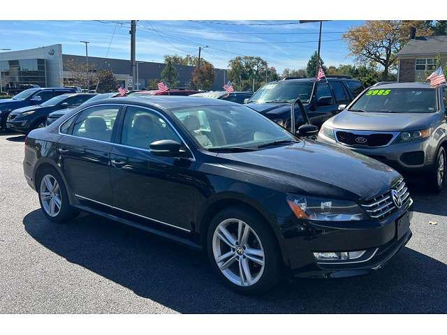 2013 VOLKSWAGEN Passat