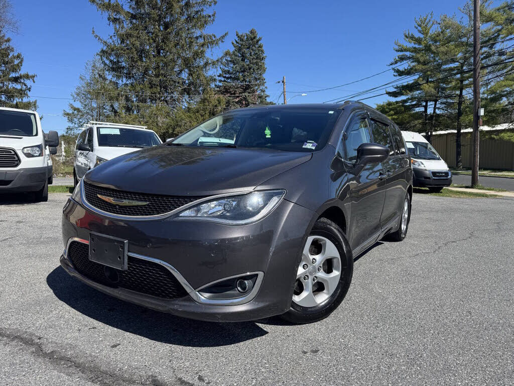 2017 CHRYSLER Pacifica