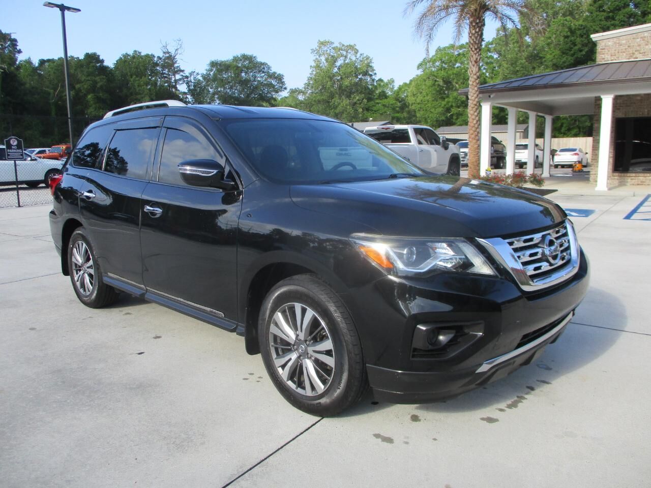 2018 NISSAN Pathfinder