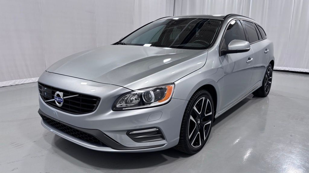 2018 VOLVO V60