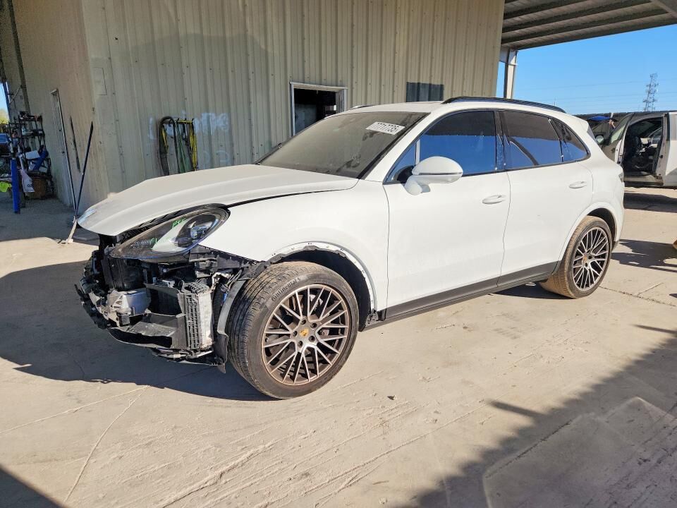 2023 PORSCHE Cayenne