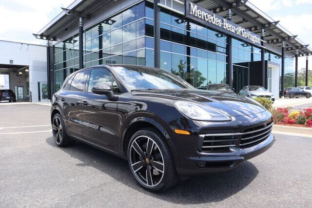 2022 PORSCHE Cayenne