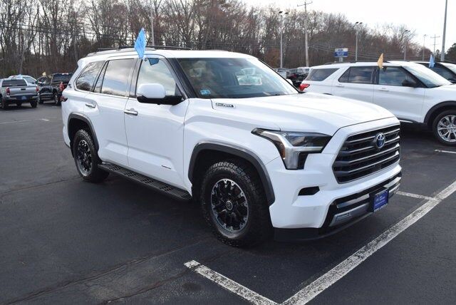 2023 TOYOTA Sequoia