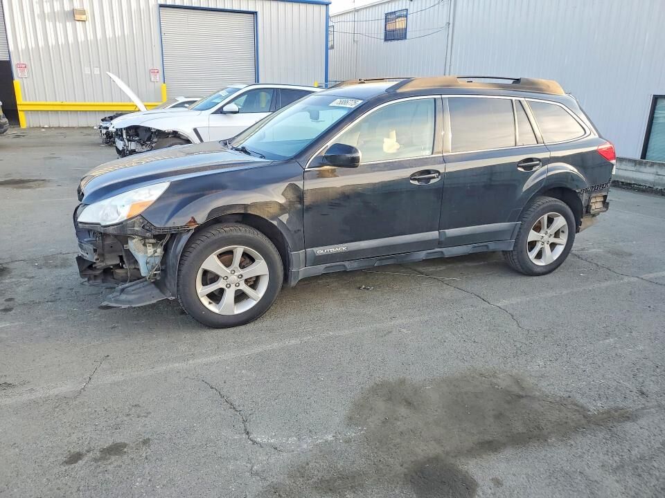 2013 SUBARU Outback