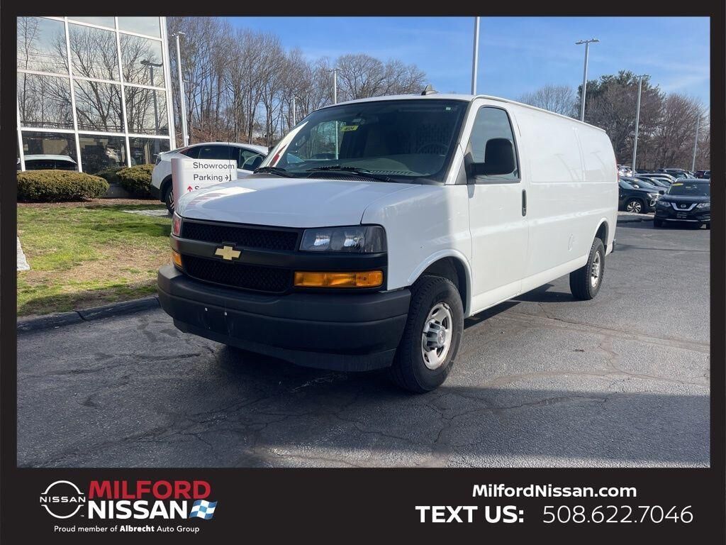 2022 CHEVROLET Express