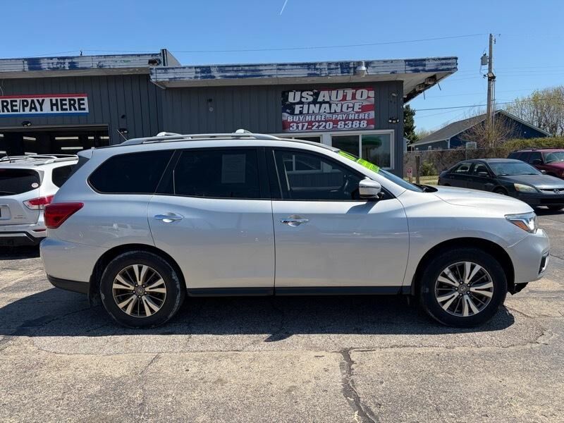 2017 NISSAN Pathfinder