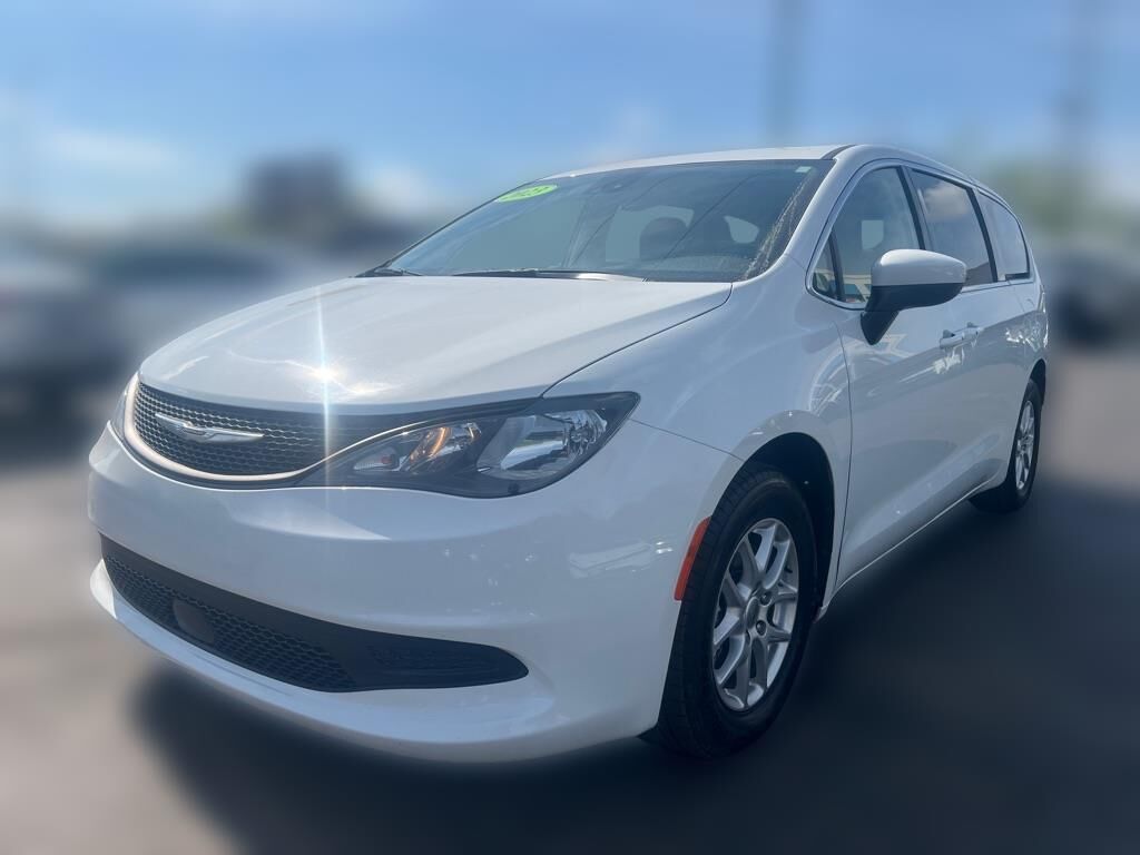 2023 CHRYSLER Voyager
