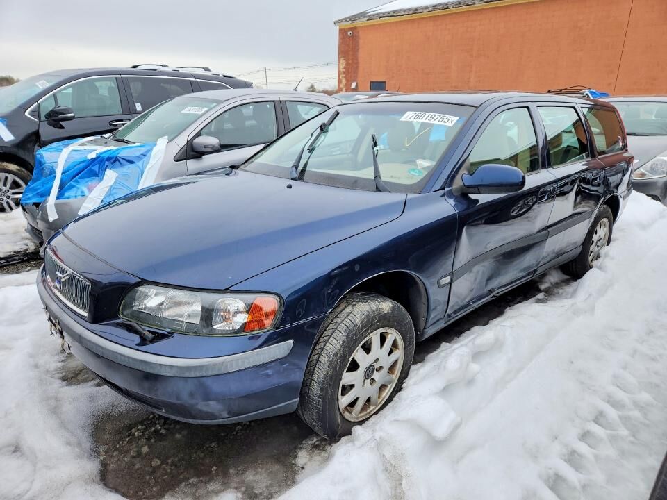 2002 VOLVO V70