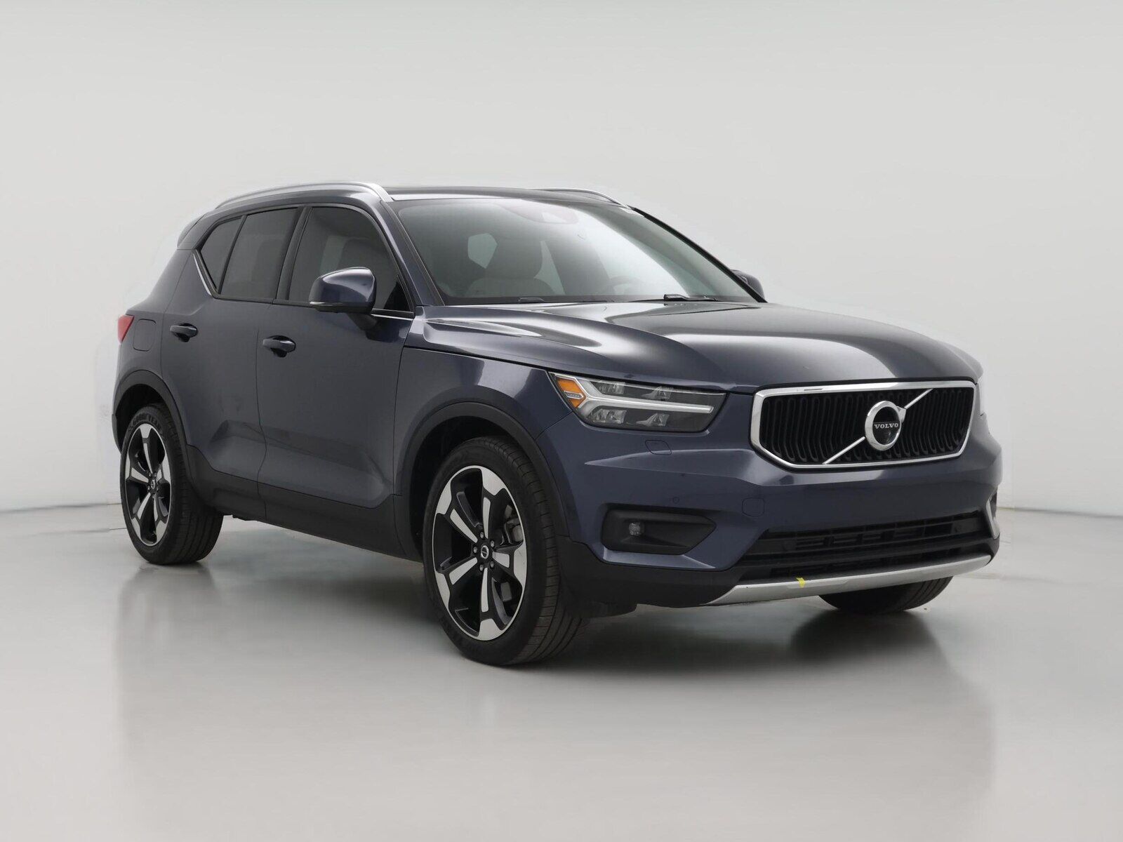 2022 VOLVO XC40