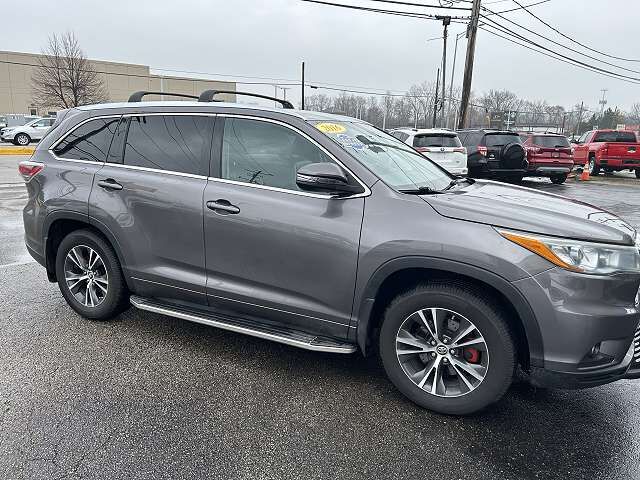 2016 TOYOTA Highlander