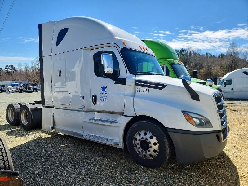 2020 FREIGHTLINER New Cascadia 126" Sleepercab