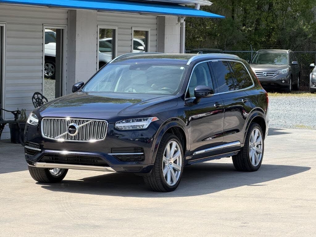 2017 VOLVO XC90