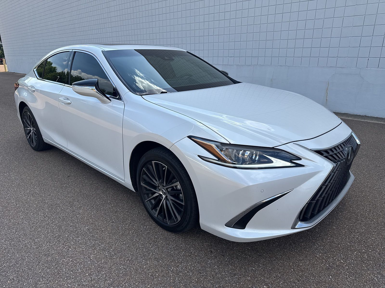 2024 LEXUS ES