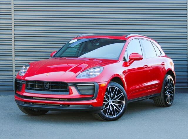2025 PORSCHE Macan