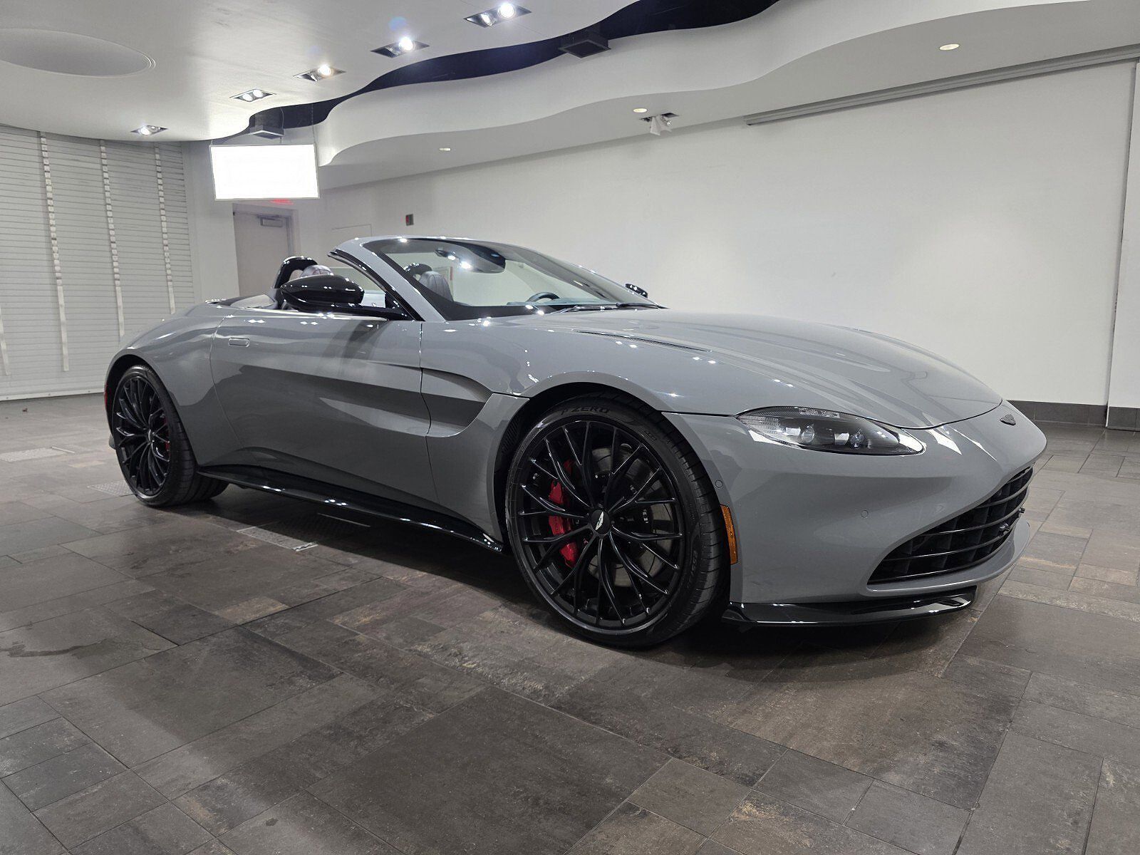 2023 ASTON MARTIN Vantage