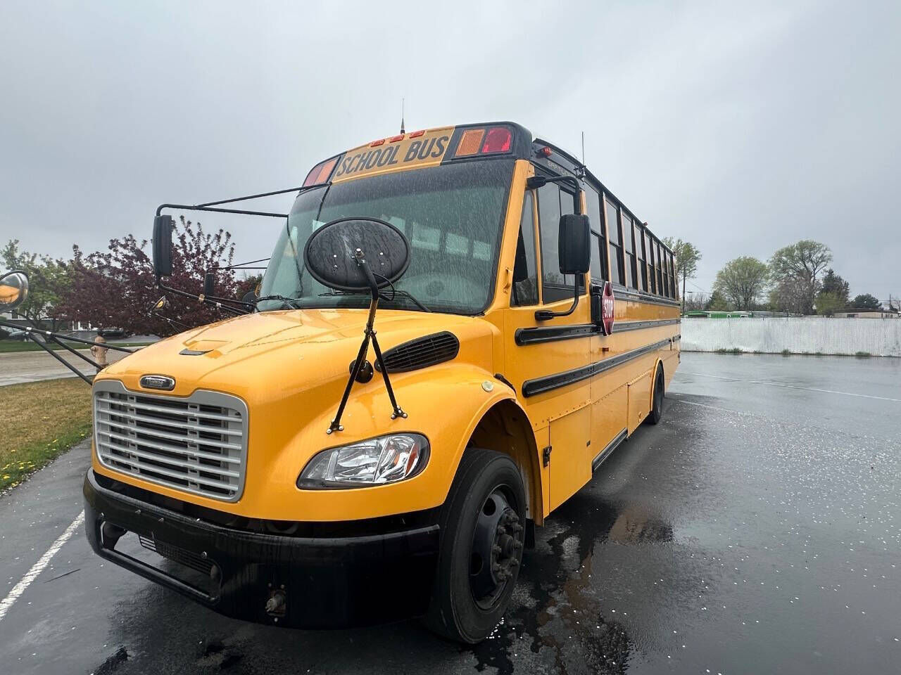2009 FREIGHTLINER B2 Bus Chassis