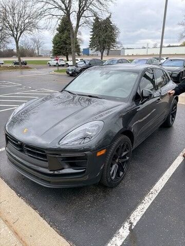 2024 PORSCHE Macan
