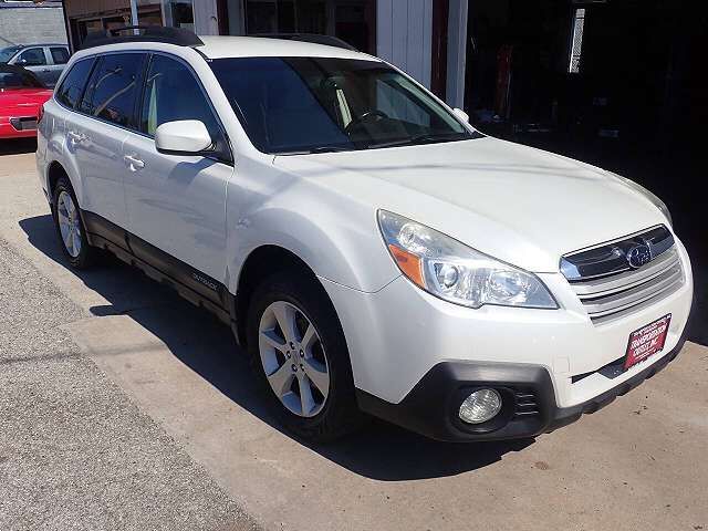 2013 SUBARU Outback