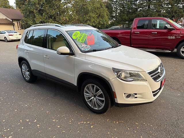 2011 VOLKSWAGEN Tiguan