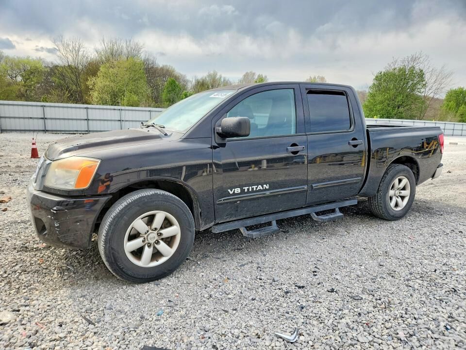 2012 NISSAN Titan