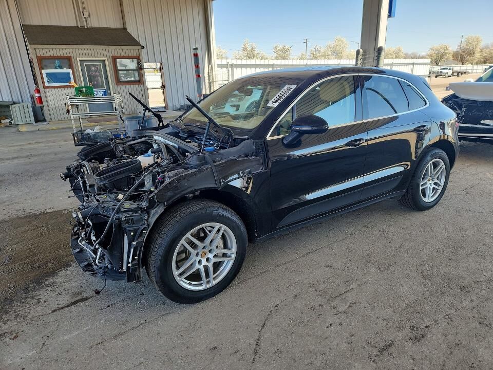 2016 PORSCHE Macan