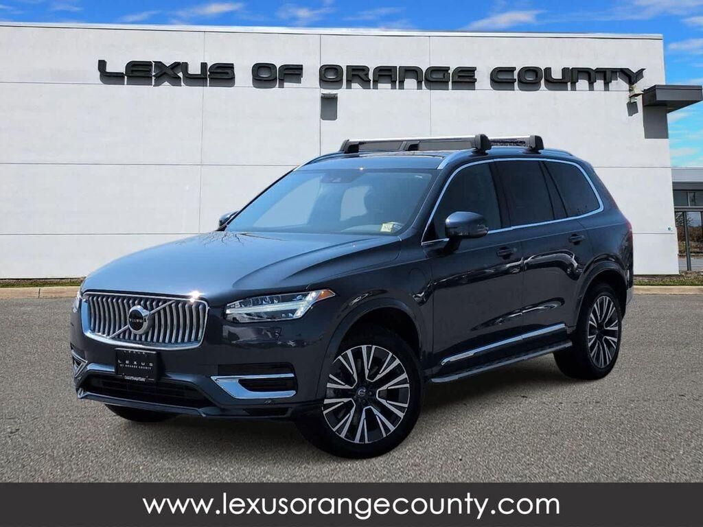 2022 VOLVO XC90