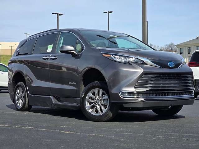 2023 TOYOTA Sienna