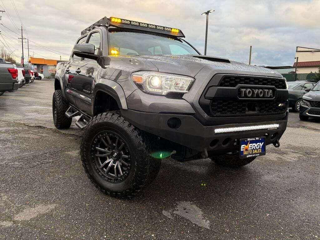 2017 TOYOTA Tacoma